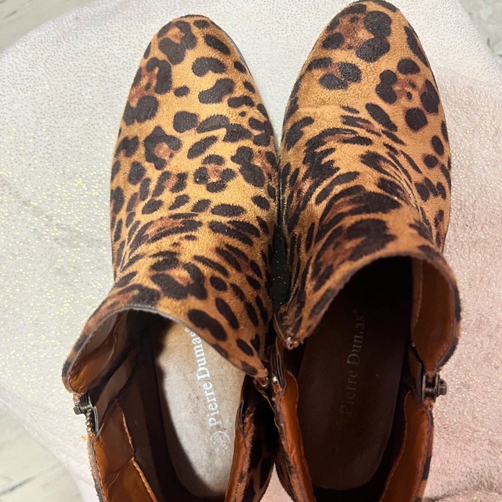 Pierre Dumas Leopard booties size 8.5